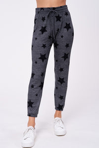 Pijama Jogger Gris Oscuro Estrellas Negras