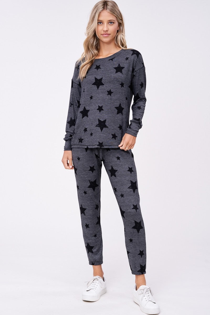Pijama Jogger Gris Oscuro Estrellas Negras
