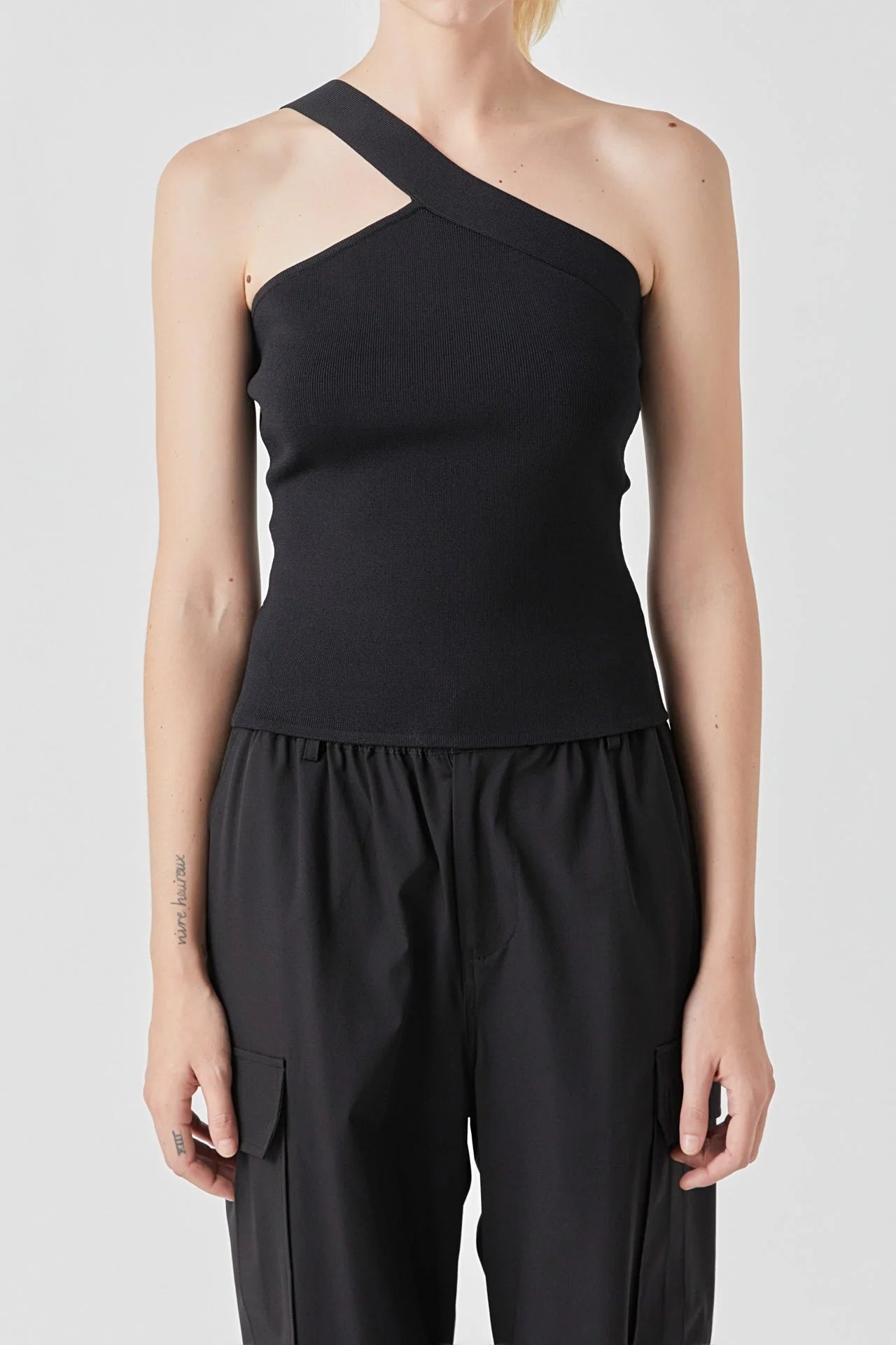 Top Negro One Shoulder Knit Mika