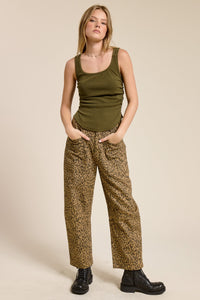 Pantalón Denim Leopard Caramel
Barrel Kenia