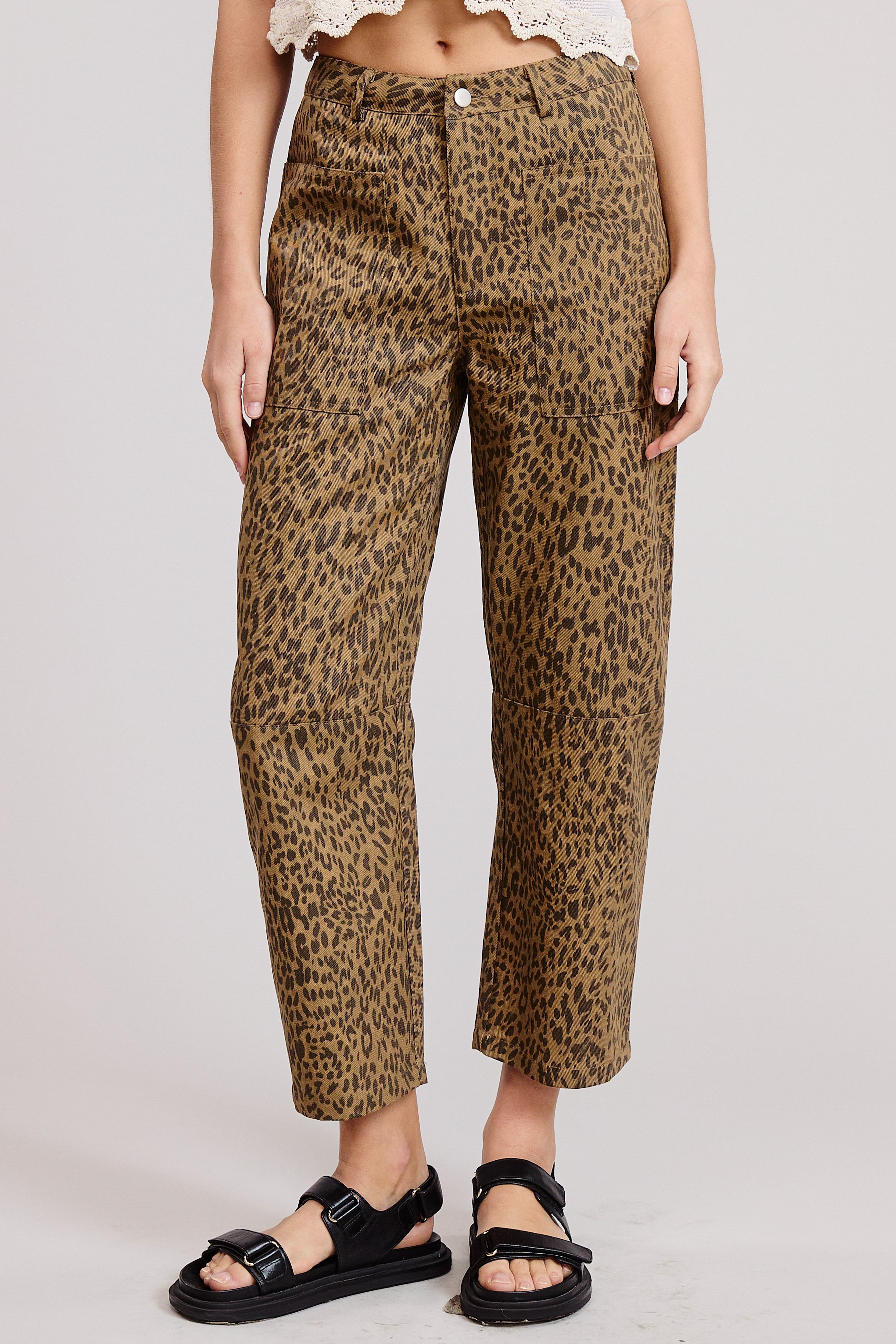 Pantalón Denim Leopard Caramel
Barrel Kenia