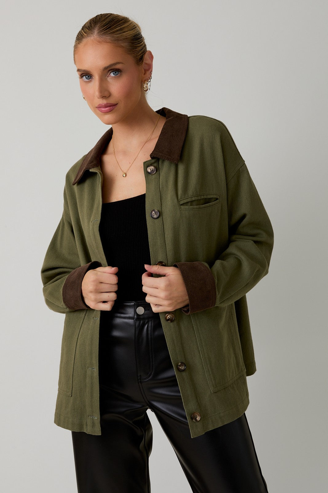 Chaqueta Olive Barn Sabrina