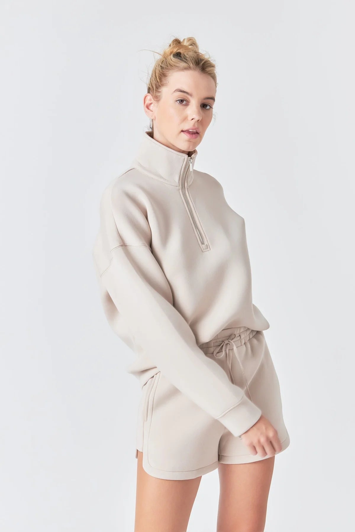 Set Beige Suéter y Short Zipper Up