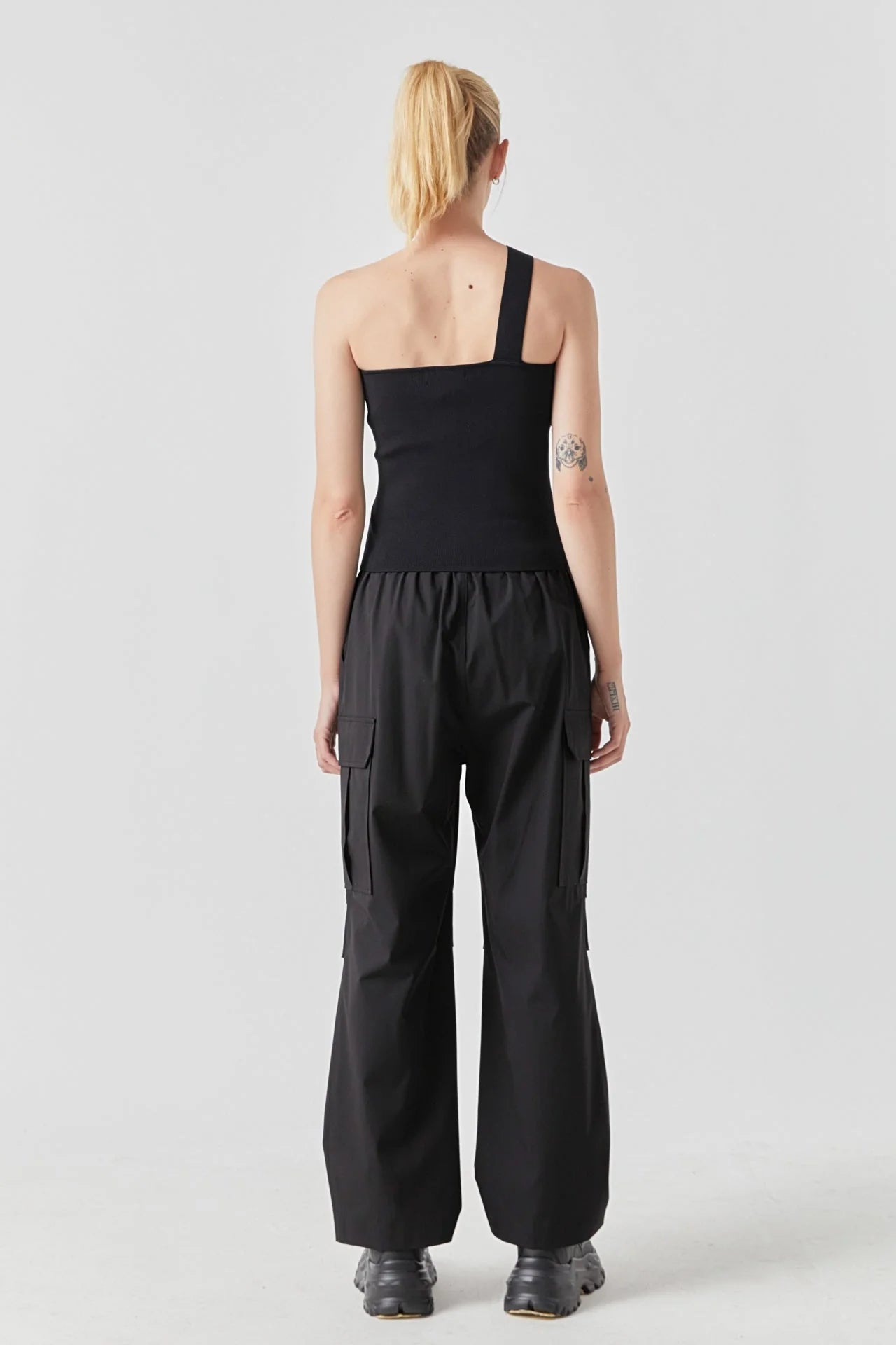 Top Negro One Shoulder Knit Mika