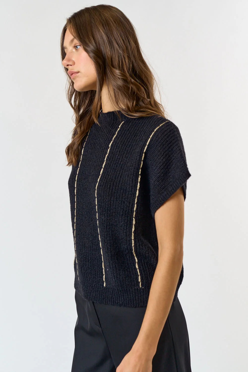 Suéter Chaleco Negro Knit Contrast Gold Bina
