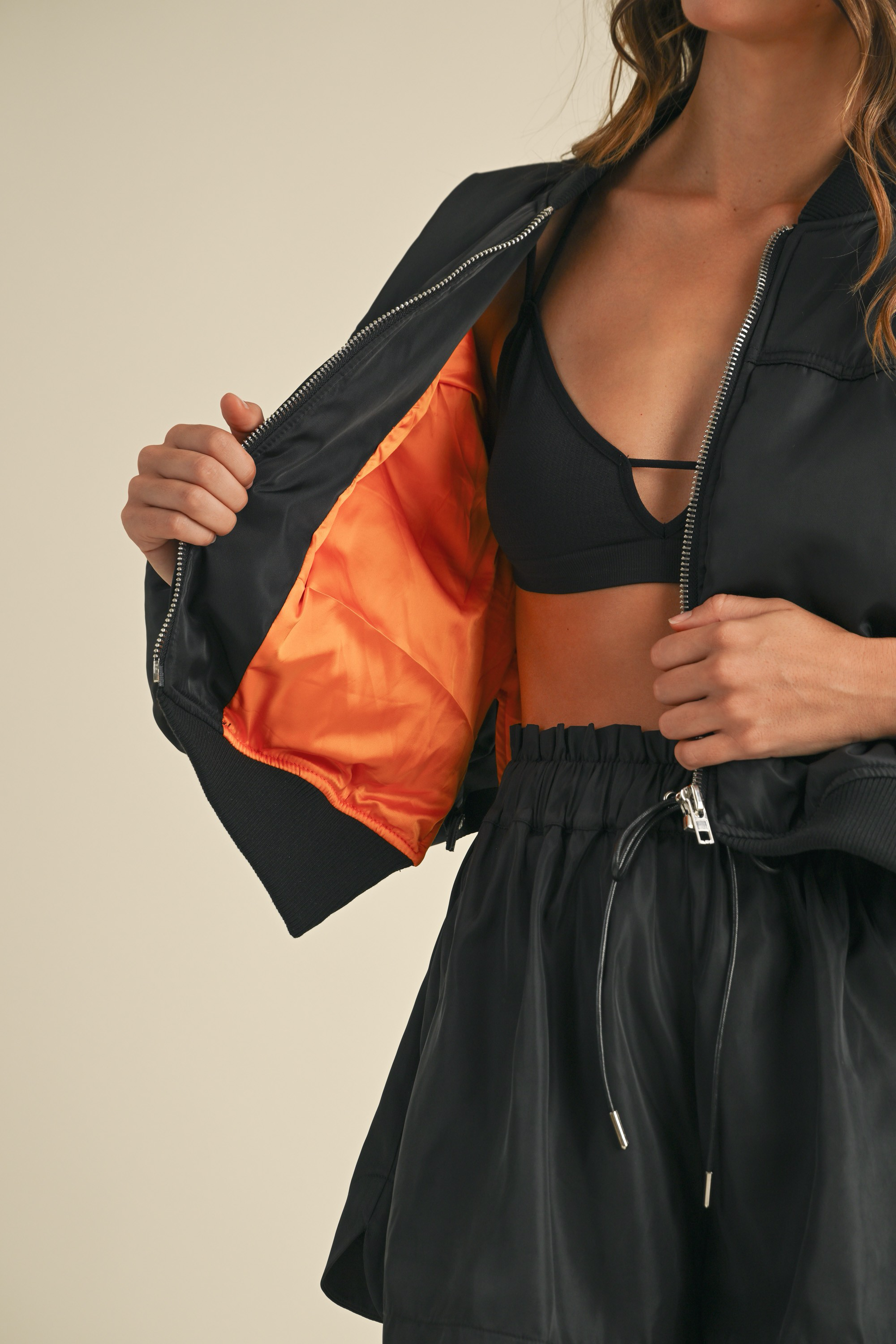 Set Chaqueta Bomber/Short Negro Lucy