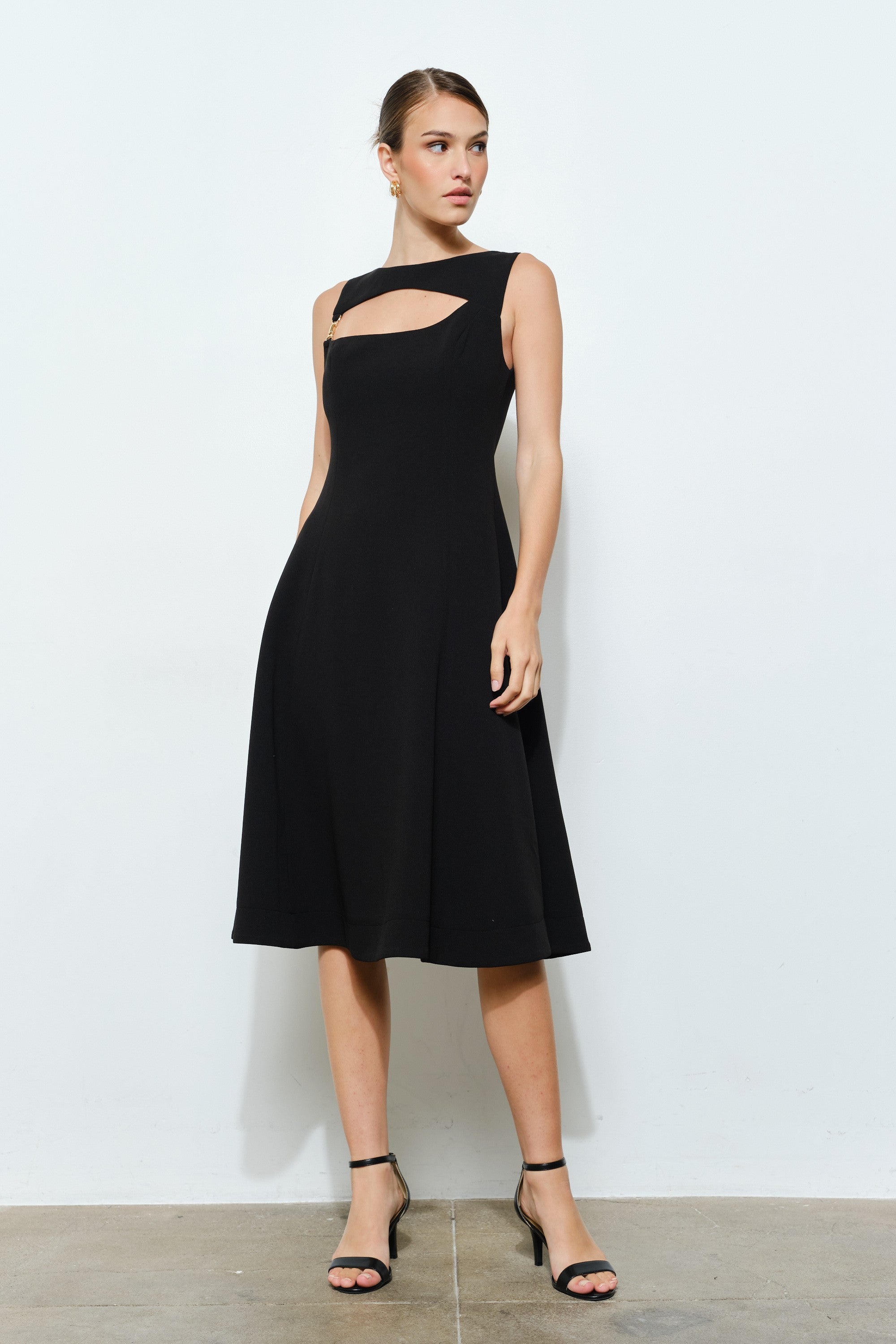 Vestido Midi Negro Asimétrico Buckle Zoe