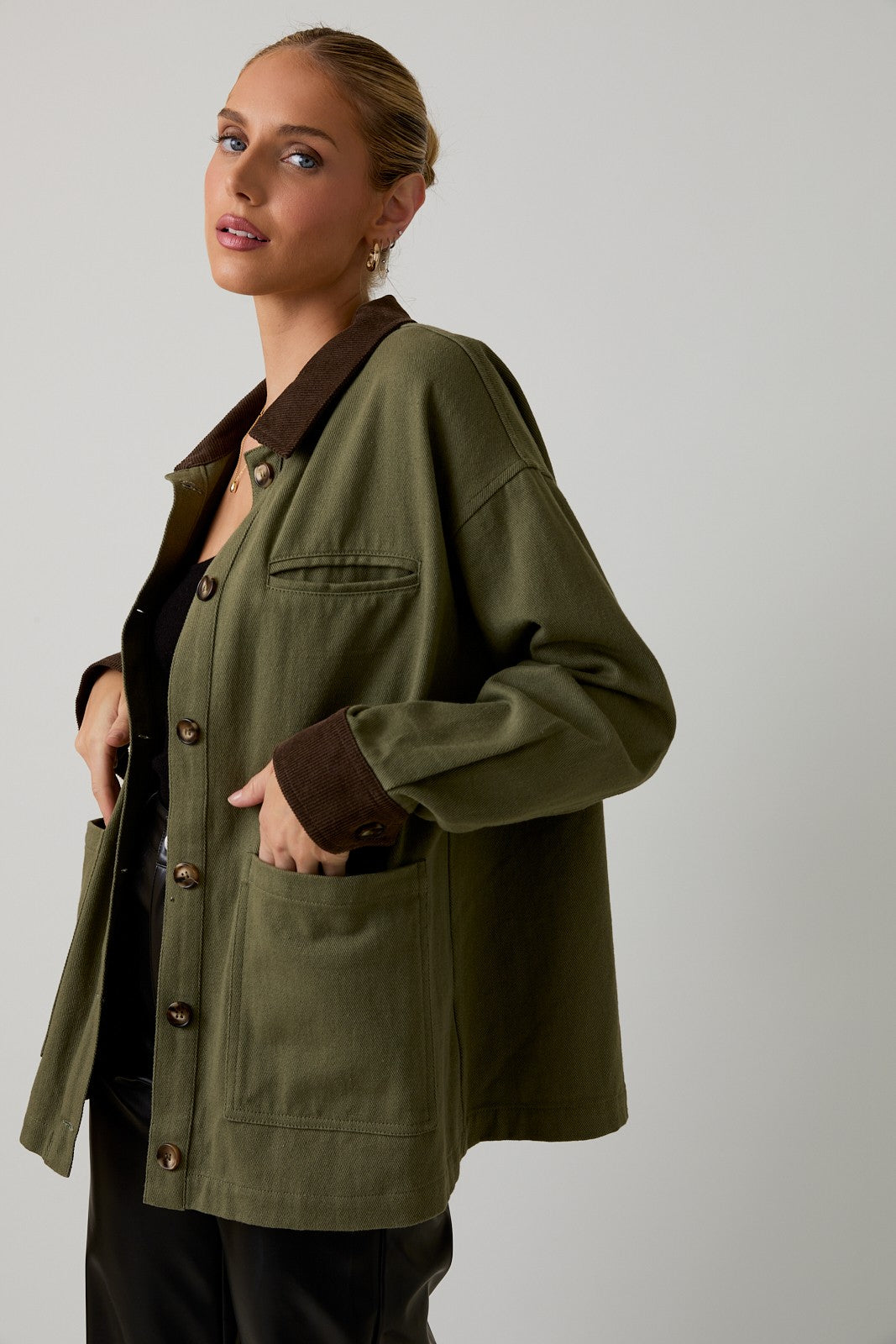 Chaqueta Olive Barn Sabrina