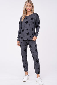 Pijama Jogger Gris Oscuro Estrellas Negras