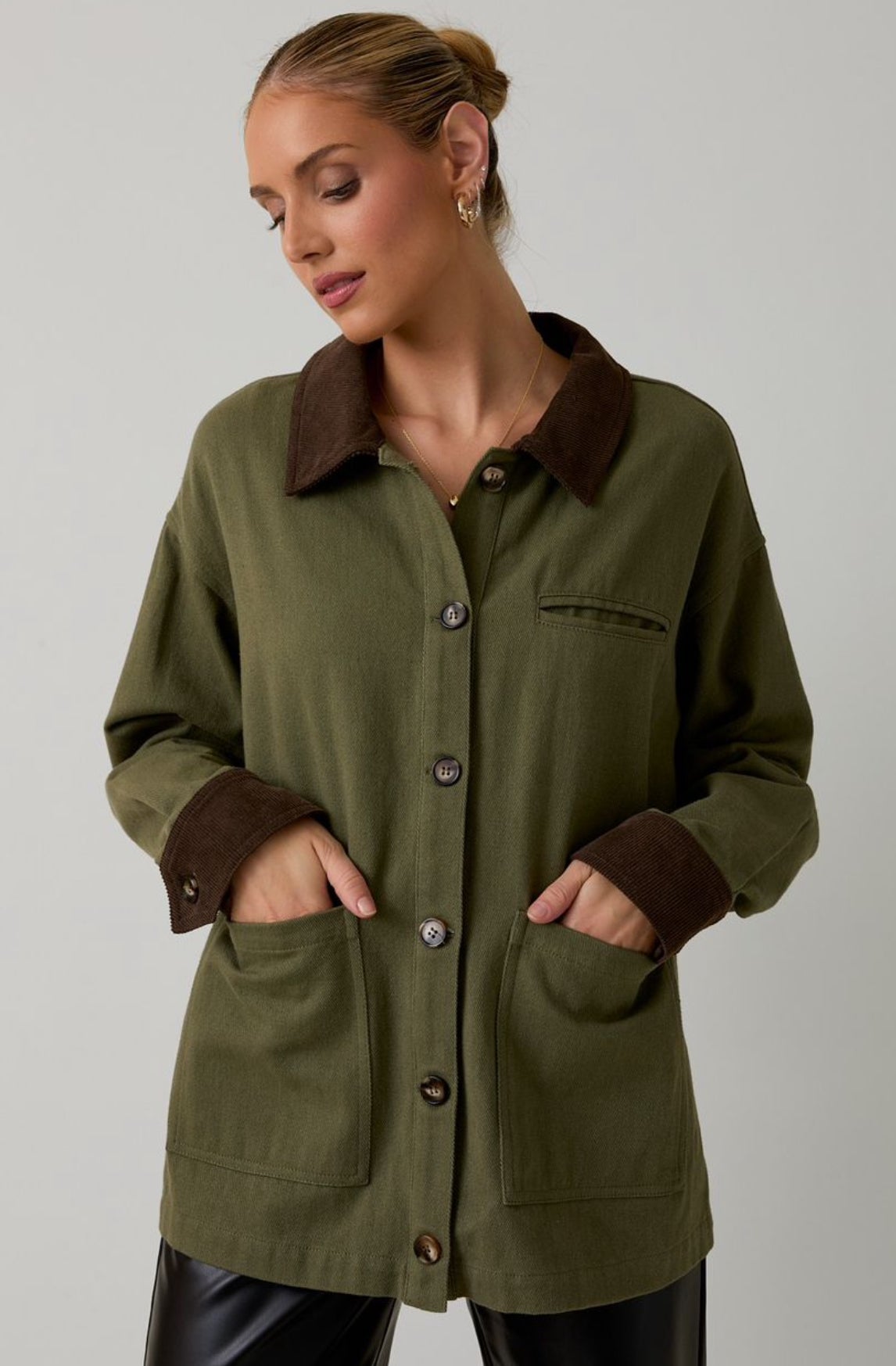 Chaqueta Olive Barn Sabrina