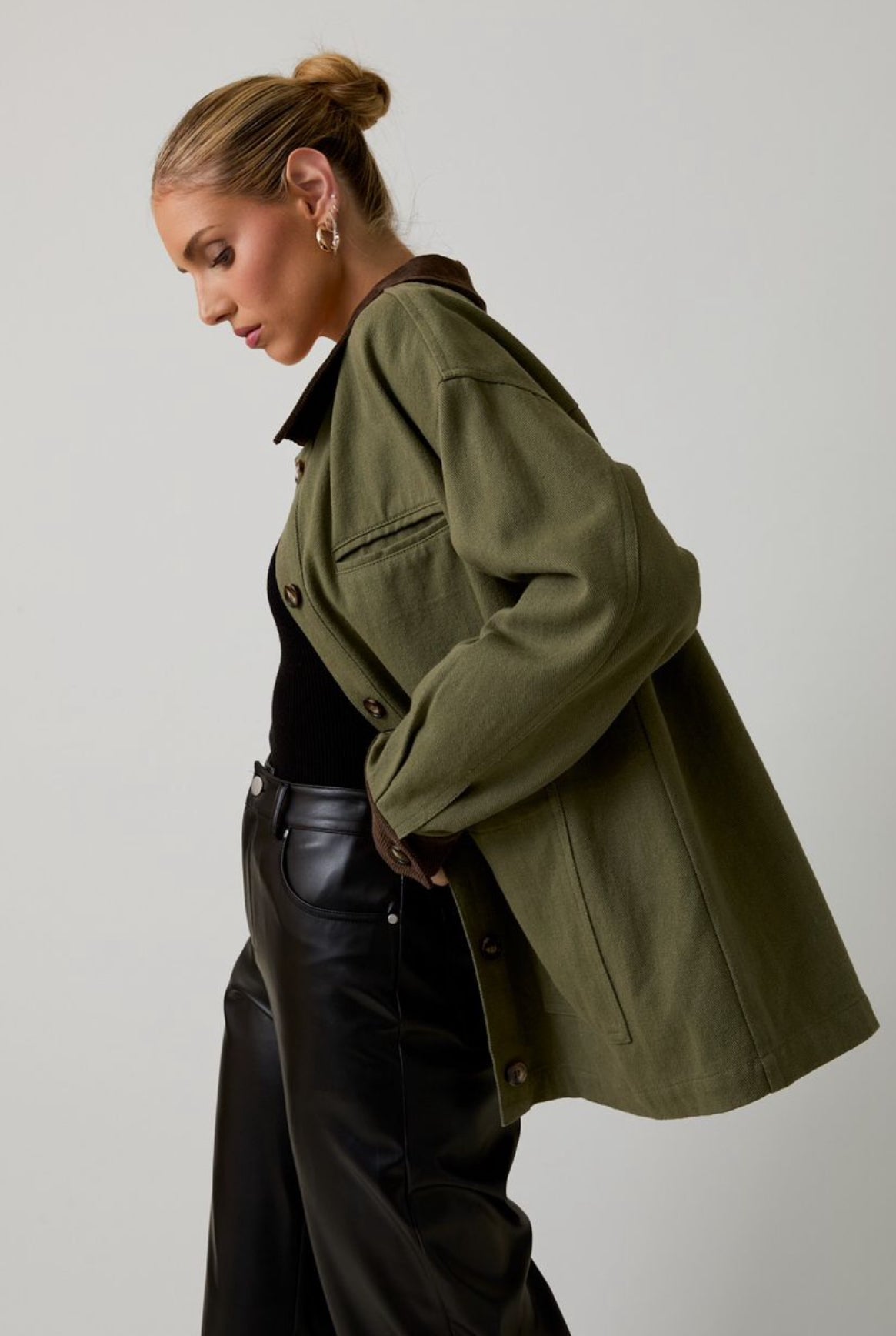 Chaqueta Olive Barn Sabrina